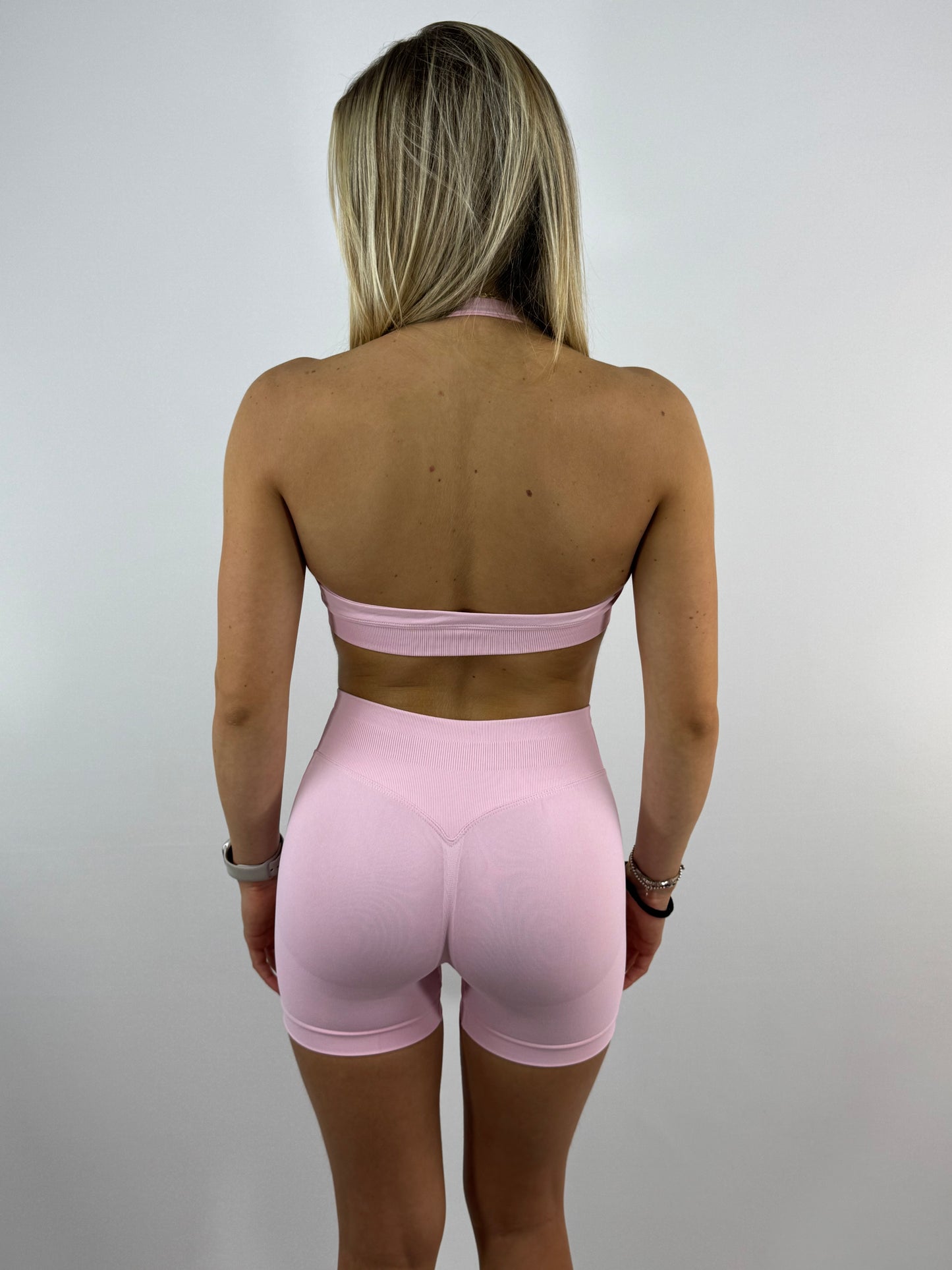 Dynamic neck bra