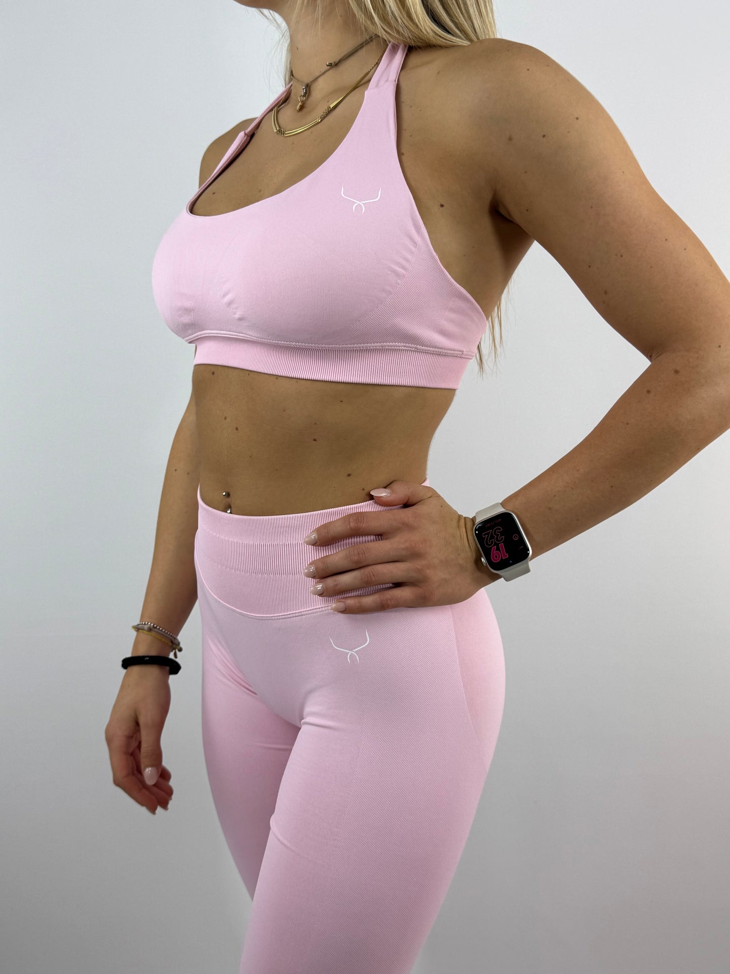Dynamic neck bra