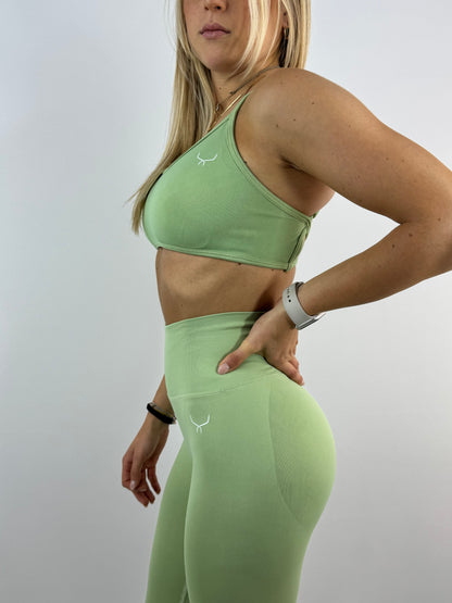 Dynamic crossed leggings