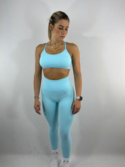 Dynamic crossed leggings