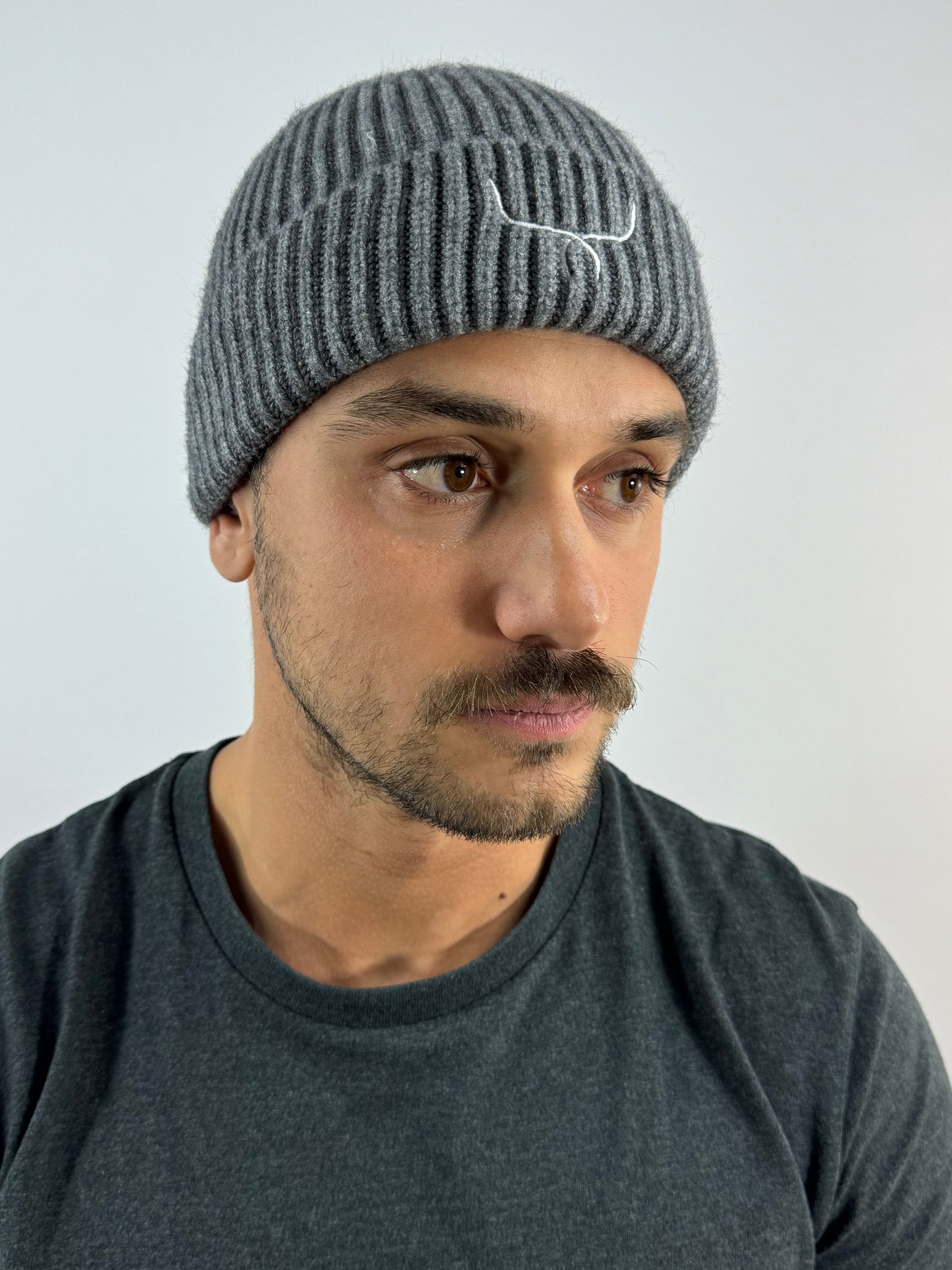 Beanie hat grigio